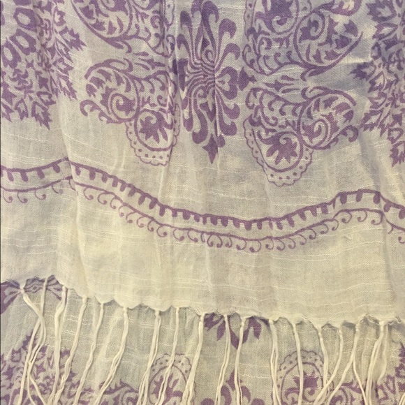 White and Purple Scarf - Picture 2 of 2